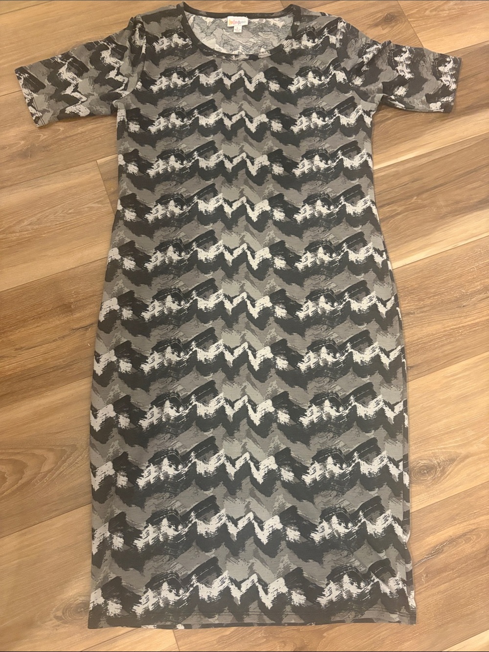 LuLaRoe Gray and White Chevron Midi Dress